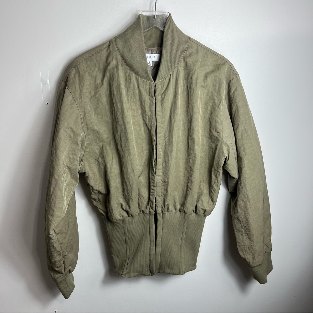 Mable hook eye closure green nylon jacket size Large